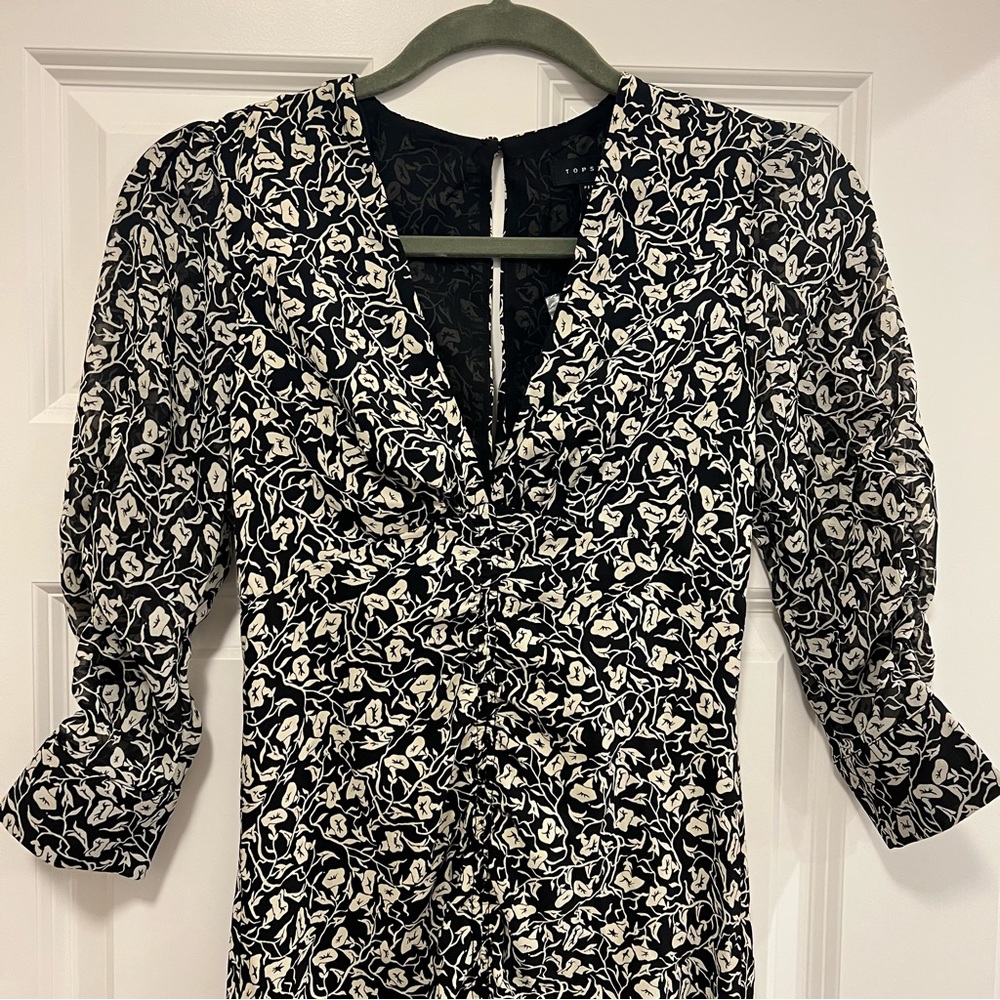 TOPSHOP Ruched Detail V-Neck Dress - Picture 4 of 14